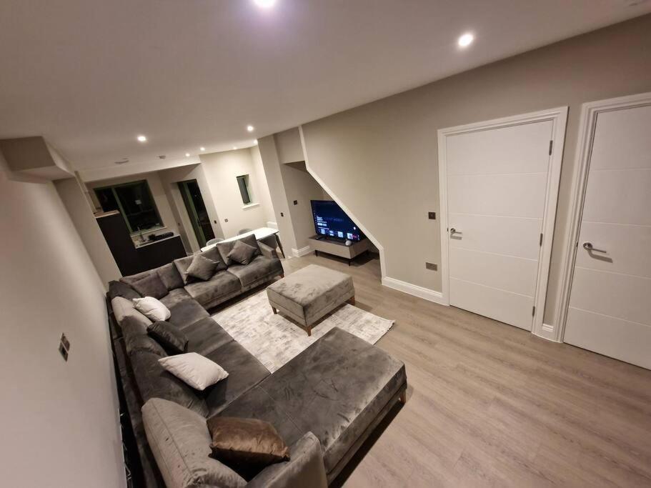 Stunning Newbuilt 3 Bed House Sleeps 9 Villa Edmonton Exteriör bild